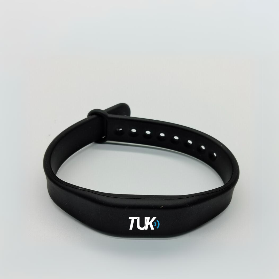 Combo Tarjeta NFC personalizada + Pulsera + Sticker + Tarjeta de presentación virtual.