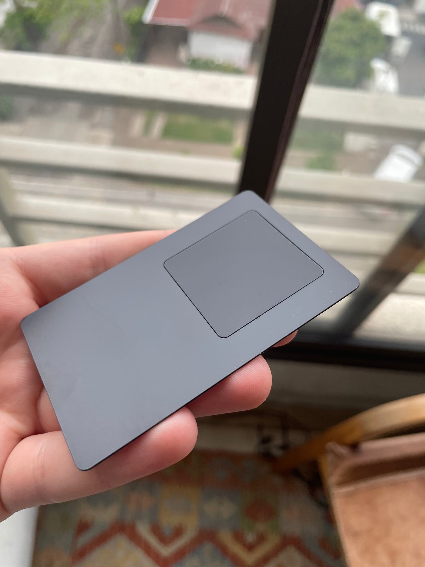 Tarjeta NFC de metal con diseño personalizado por grabado laser + Tarjeta de presentación virtual