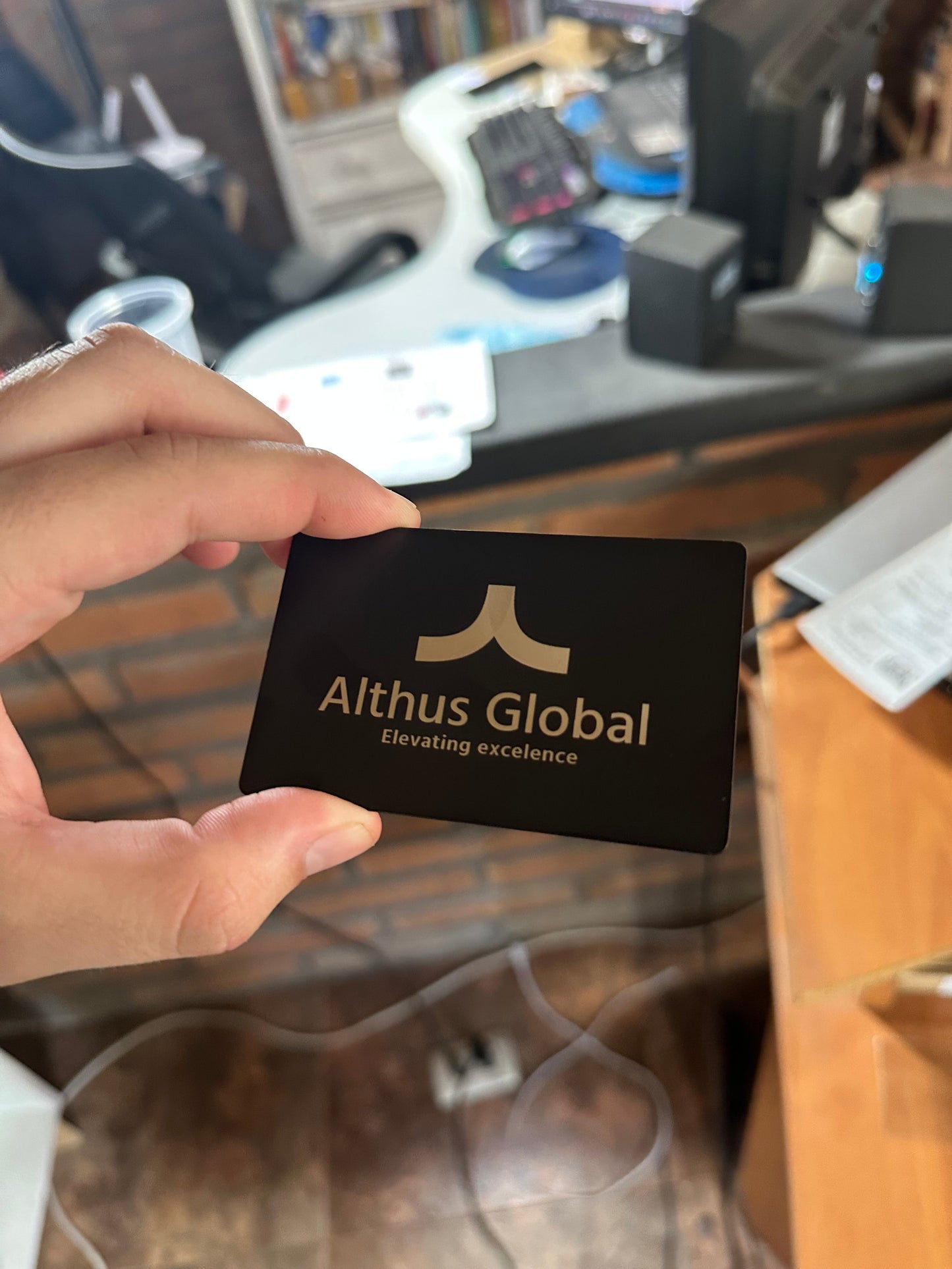 Tarjeta NFC de metal con diseño personalizado por grabado laser + Tarjeta de presentación virtual